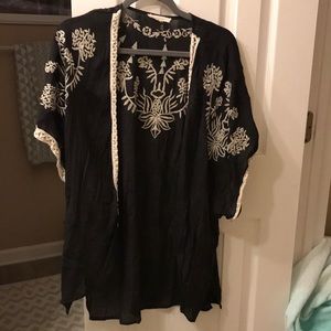 Entro Embroidered Kimono